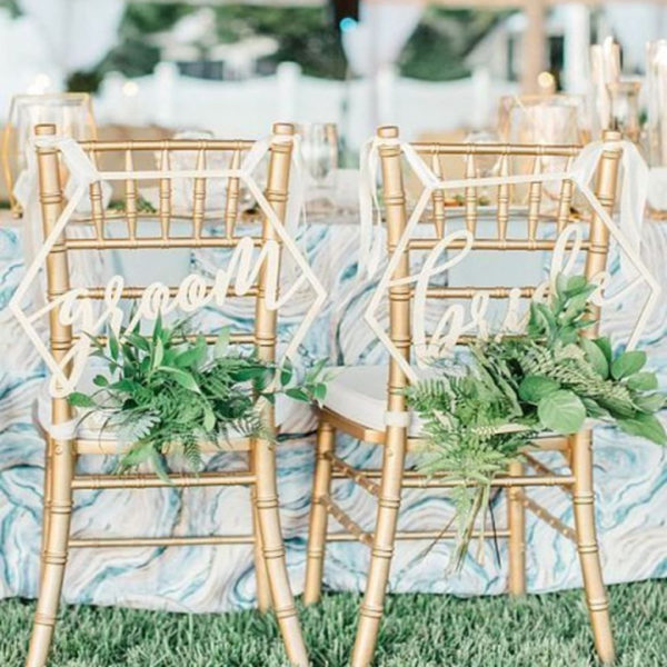 Magnificient Outdoor Wedding Chairs Ideas That Suitable For Couple 08