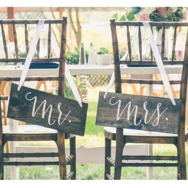 Magnificient Outdoor Wedding Chairs Ideas That Suitable For Couple 12
