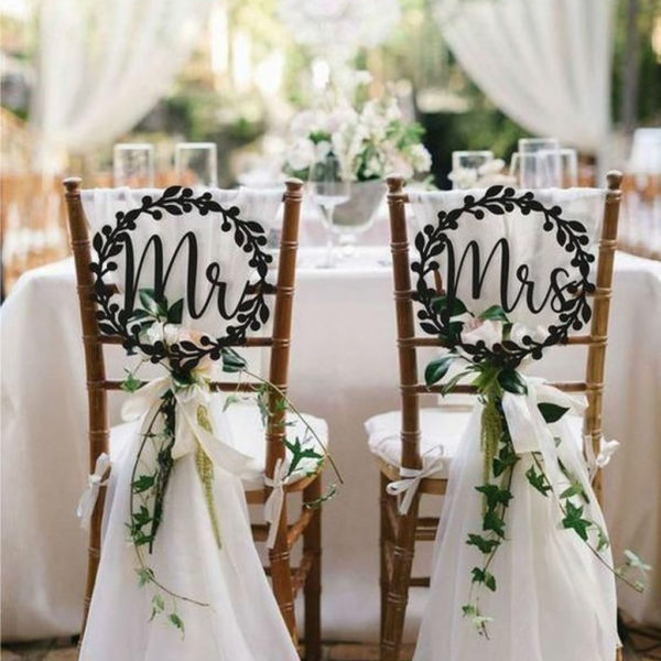 Magnificient Outdoor Wedding Chairs Ideas That Suitable For Couple 14
