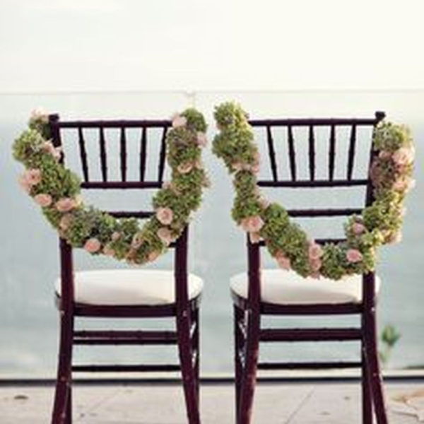 Magnificient Outdoor Wedding Chairs Ideas That Suitable For Couple 26
