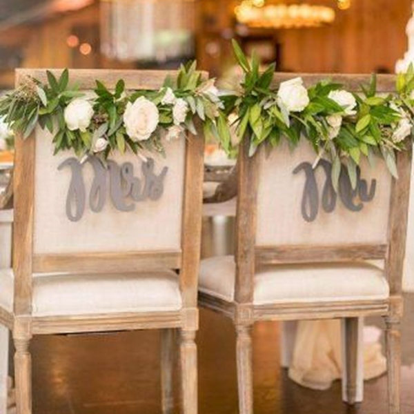 Magnificient Outdoor Wedding Chairs Ideas That Suitable For Couple 27