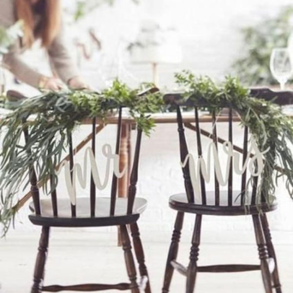 Magnificient Outdoor Wedding Chairs Ideas That Suitable For Couple 31