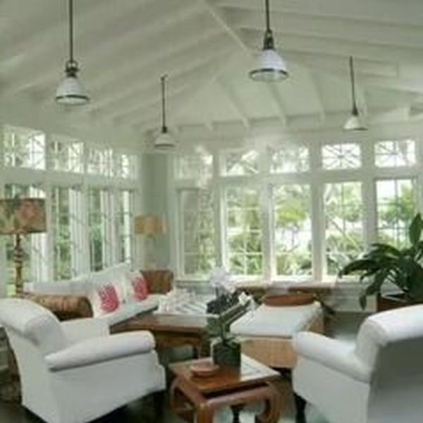 Perfect White Sunroom Design Ideas That Look So Awesome 32