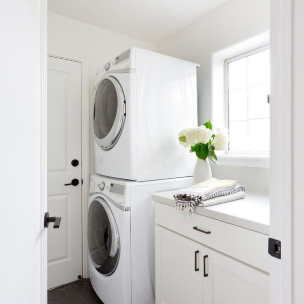 Wonderful Bright Laundry Room Designs Ideas That You Need To Try 14